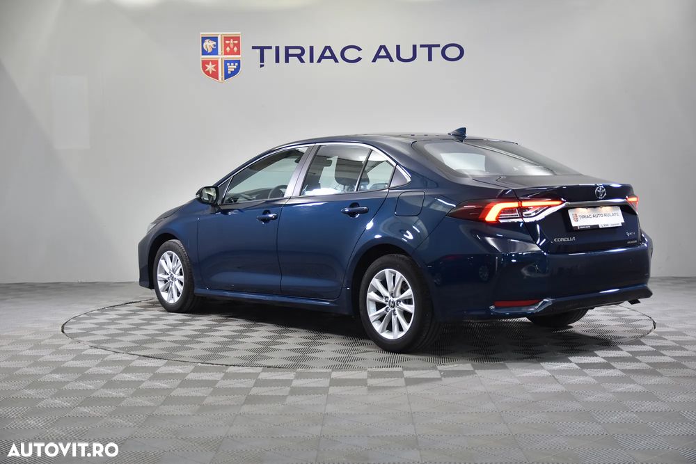 Toyota Corolla - 4