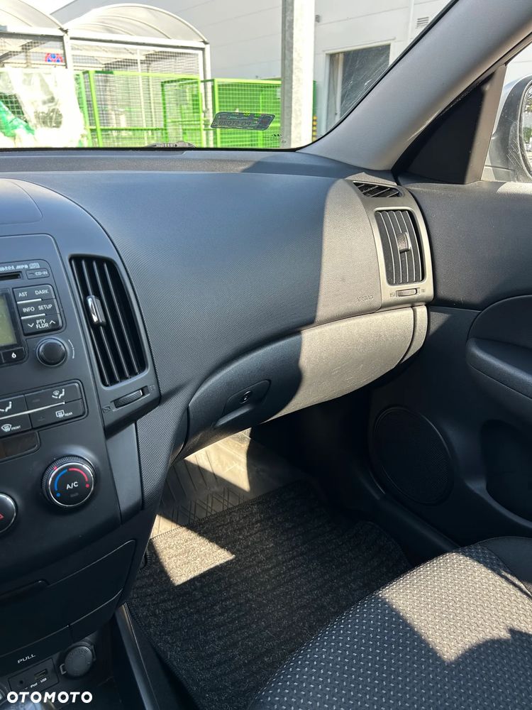 Hyundai i30 1.6 CRDi Base - 28