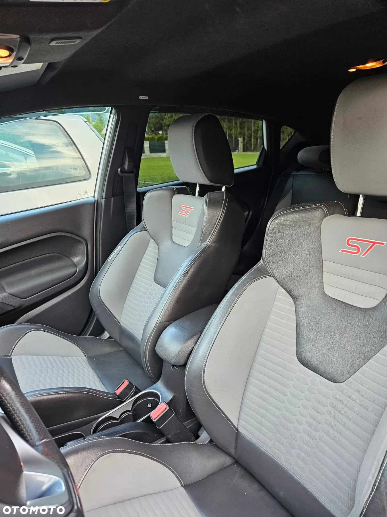 Ford Fiesta 1.6 EcoBoost ST - 12