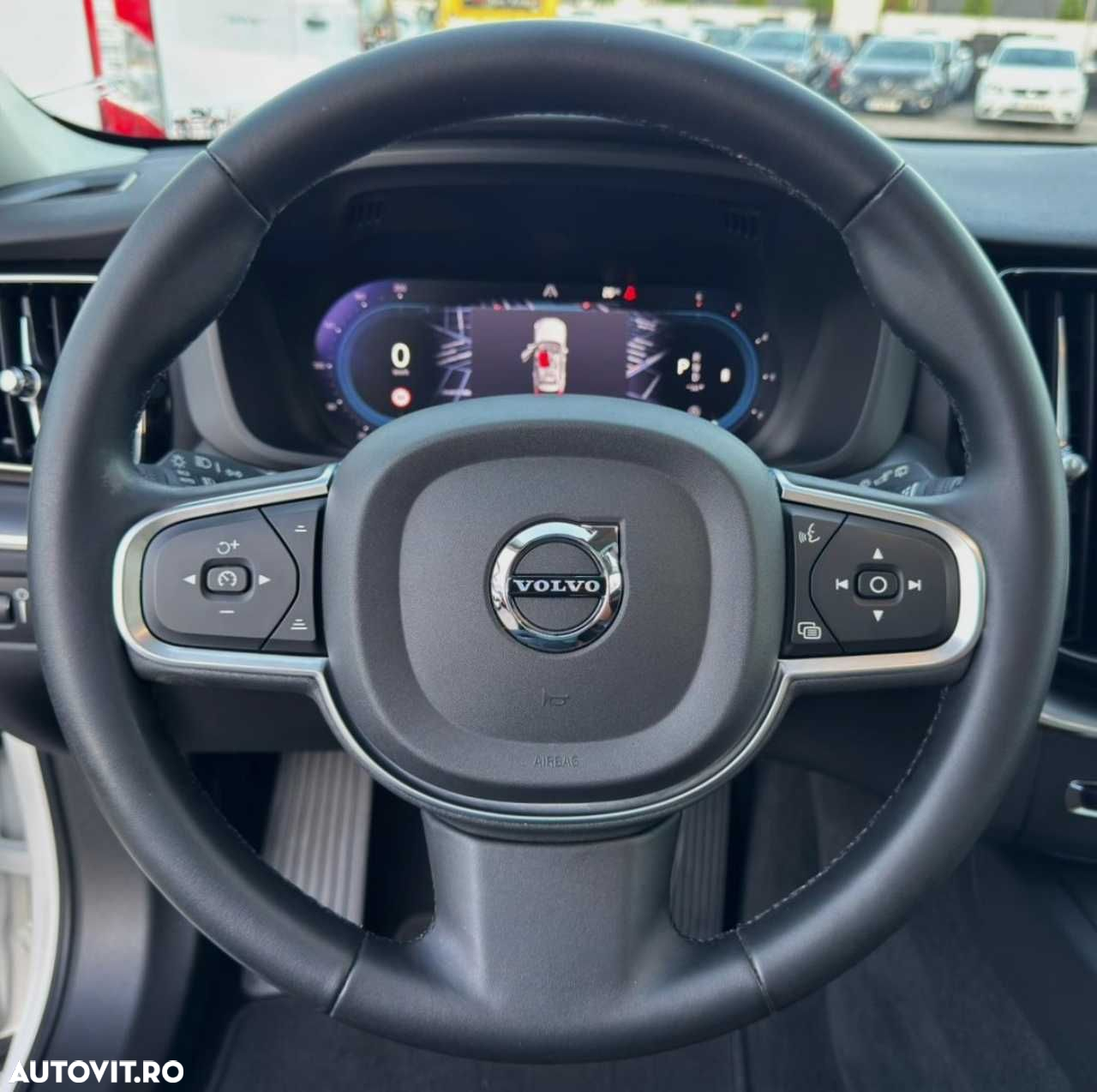 Volvo XC 60 B4 MHEV AT8 FWD Momentum Pro - 22