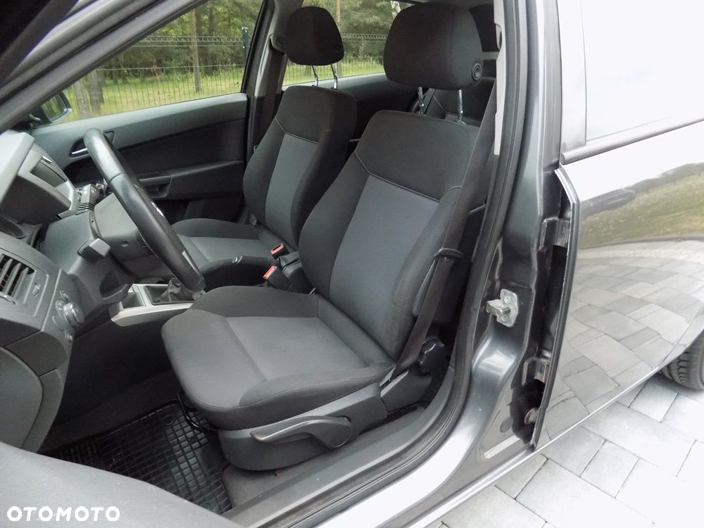 Opel Astra 1.6 Fun - 22