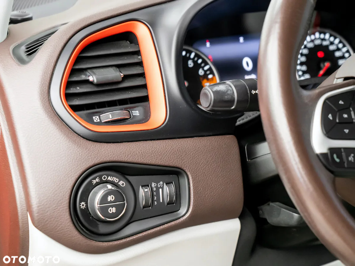 Jeep Renegade 1.4 MultiAir Limited FWD S&S - 28