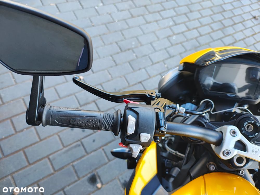 Triumph Street Triple - 22