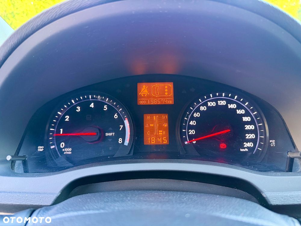 Toyota Avensis 1.8 Executive - 19