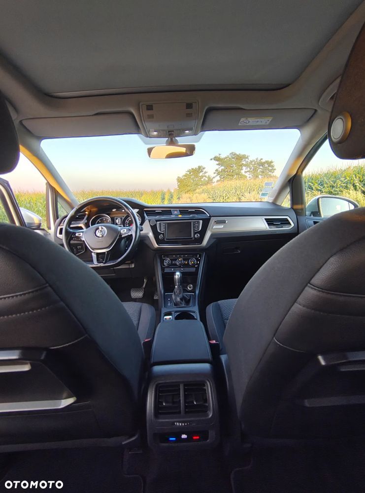 Volkswagen Touran - 15