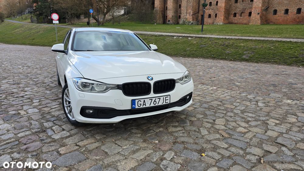 BMW Seria 3 318d - 1