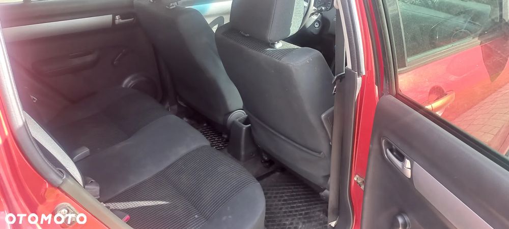 Suzuki Swift 1.3 Comfort dance - 12