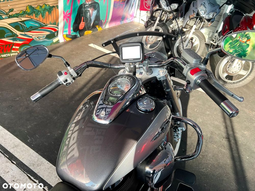 Suzuki Intruder - 15