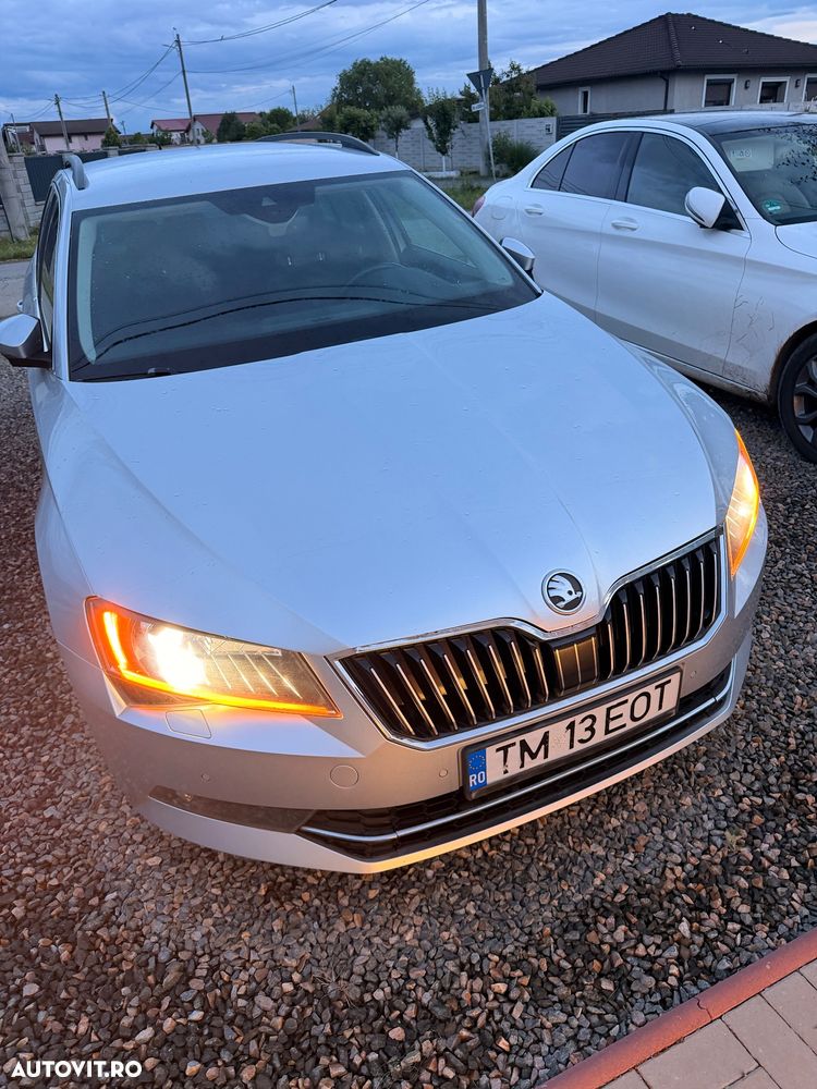 Skoda Superb 2.0 TDI DSG Ambition - 1