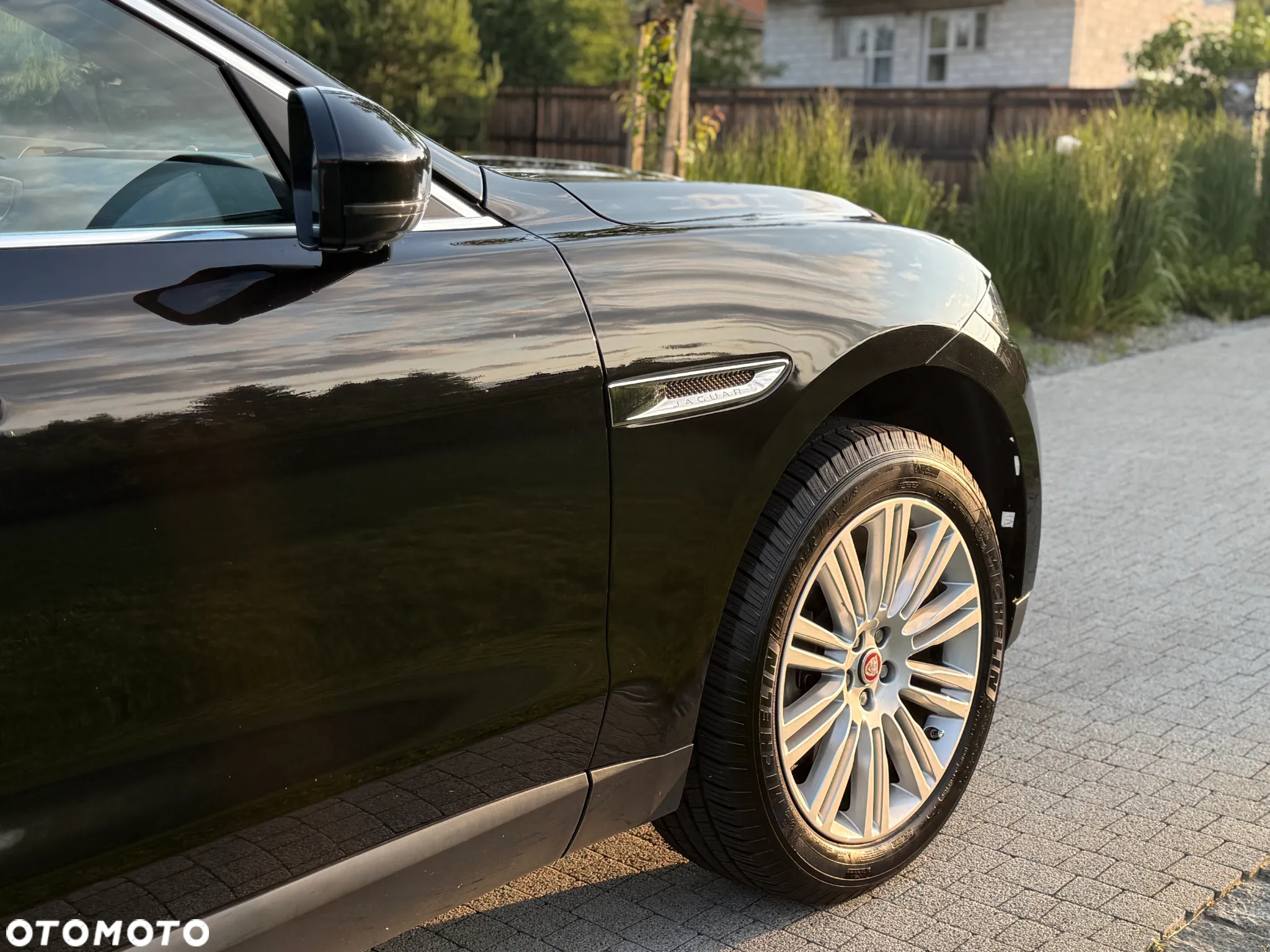 Jaguar F-Pace 30t AWD Portfolio - 8