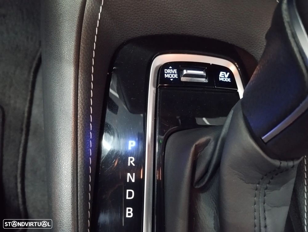 Toyota Corolla 1.8 Hybrid Comfort - 32