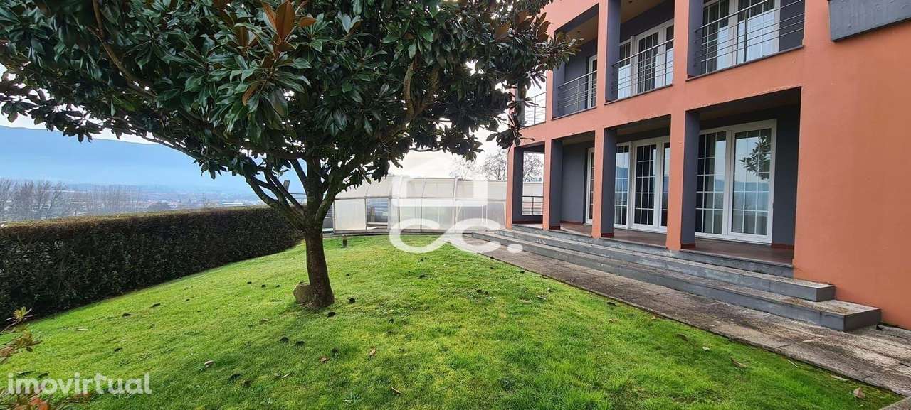 Vivenda de luxo com piscina e vistas deslumbrantes a minutos do centro - Grande imagem: 5/53