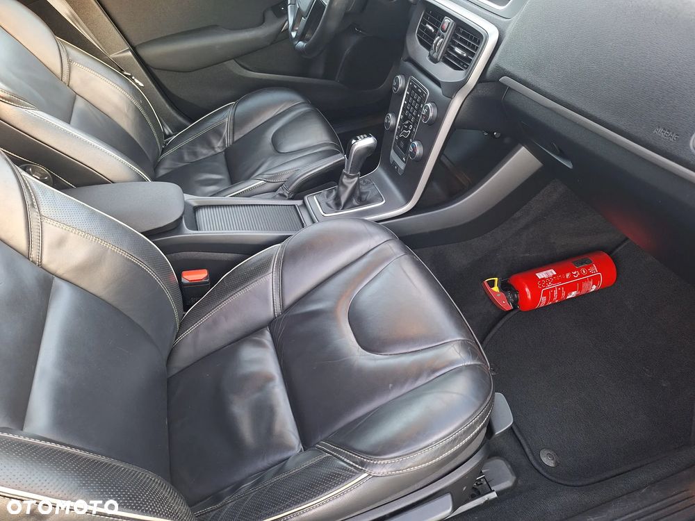 Volvo V40 D2 - 24