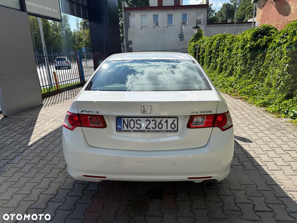 Honda Accord 2.0 Executive - 11