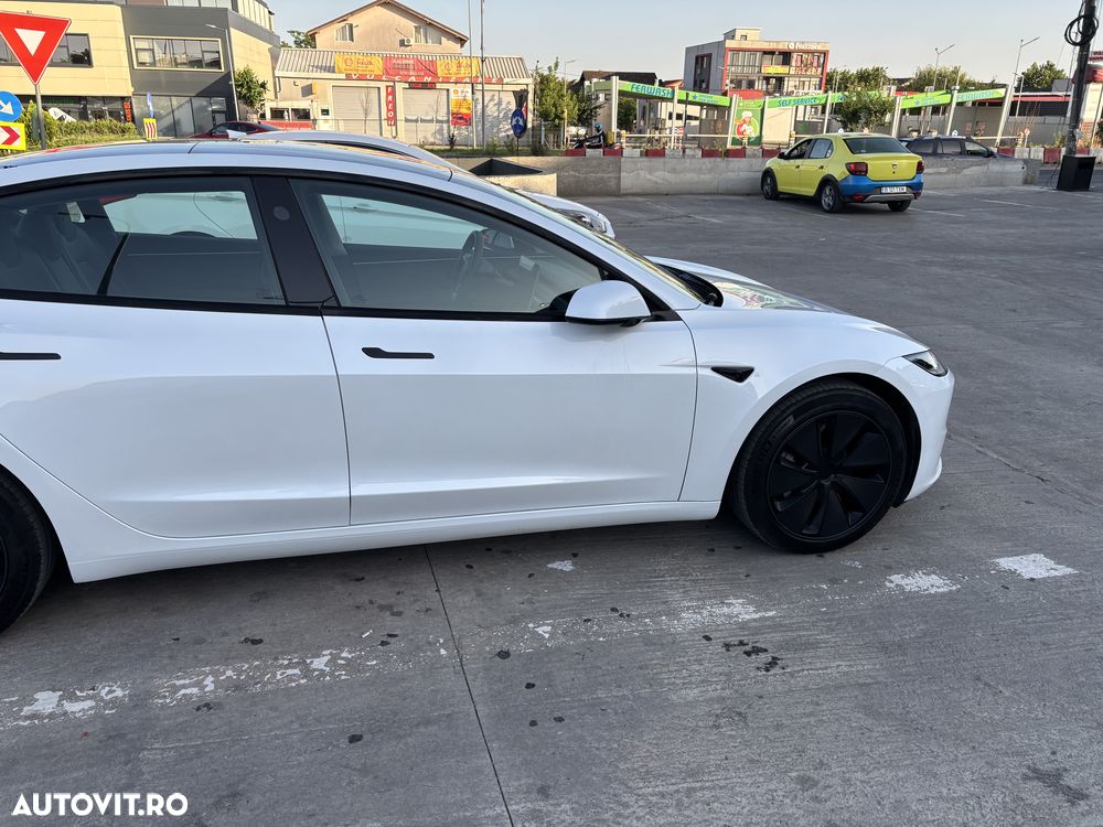 TESLA Model 3 2023 — imagine 2