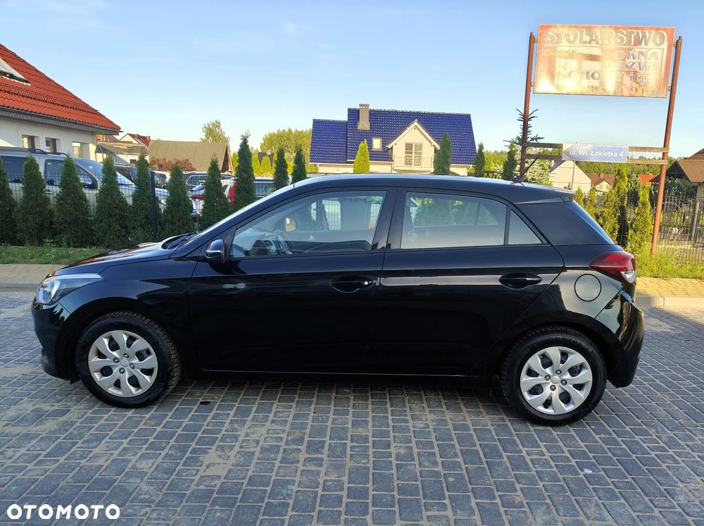 Hyundai i20 blue 1.2 - 3