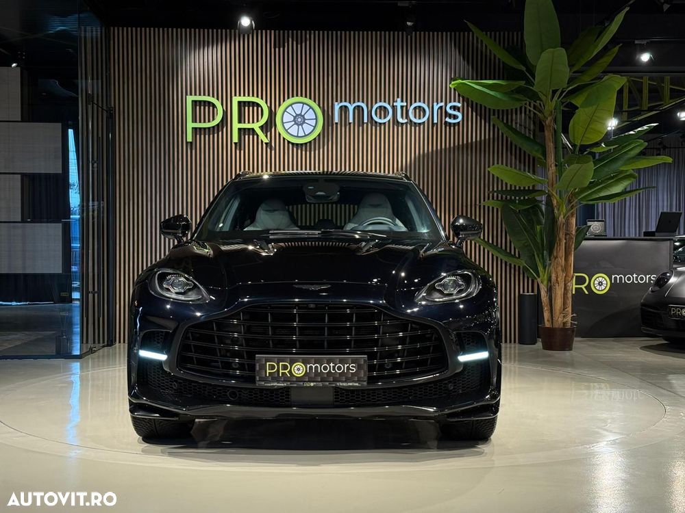 Aston Martin DBX - 3