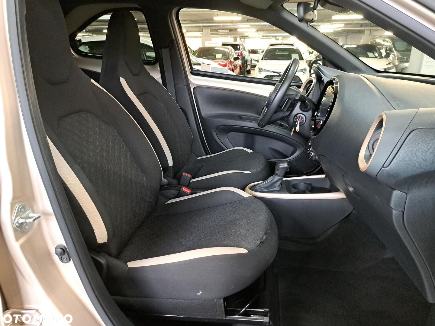 Toyota Aygo X 1.0 VVT-i Style CVT - 14