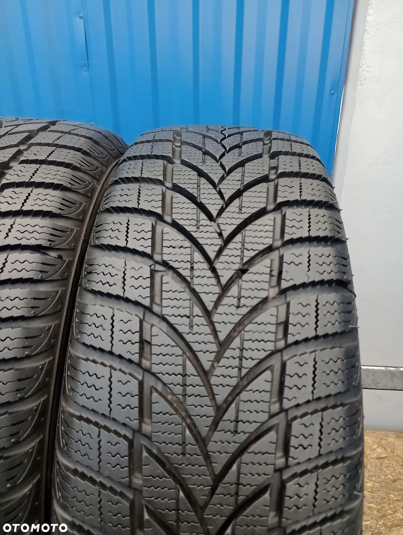 OPONY ZIMOWE 2x 175/55 R15 77T MAXXIS PRESA SNOW WINTERMAXX - 2
