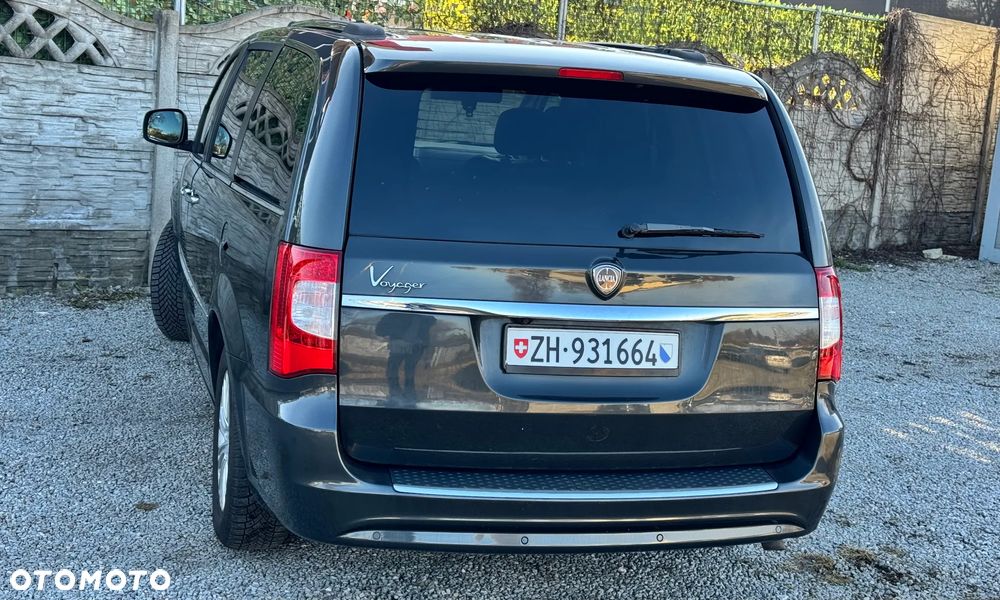 Lancia Voyager 2.8CRD Platinum - 19
