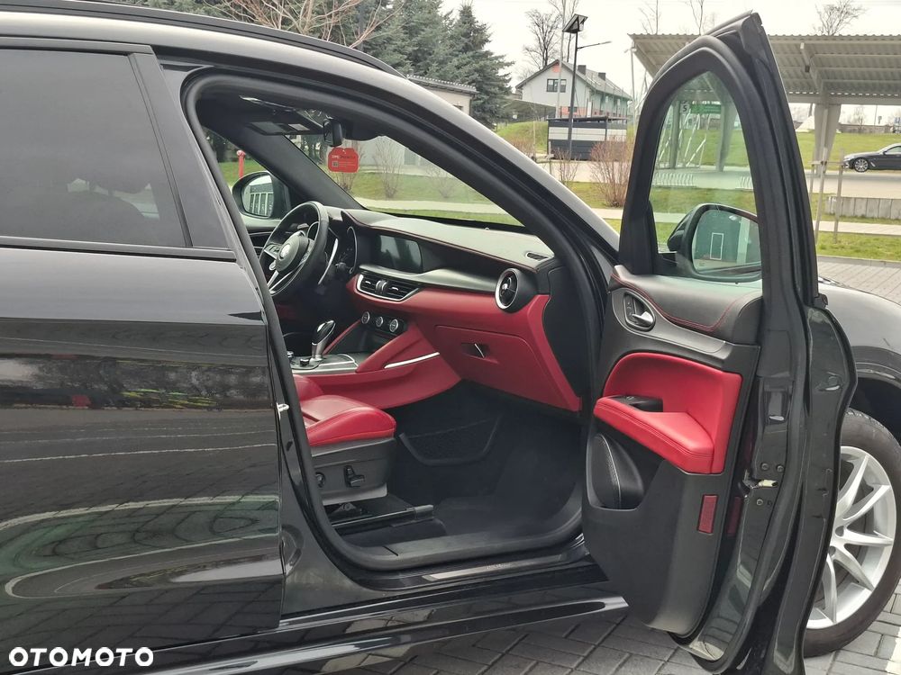 Alfa Romeo Stelvio - 9