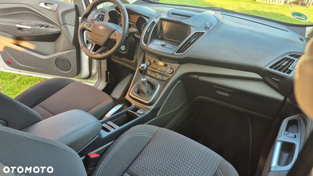 Ford Grand C-MAX - 13