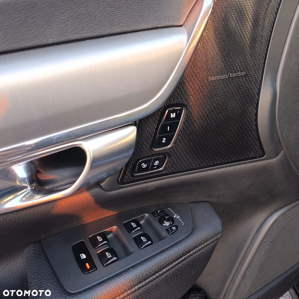 Volvo V90 D4 Geartronic Momentum Pro - 20