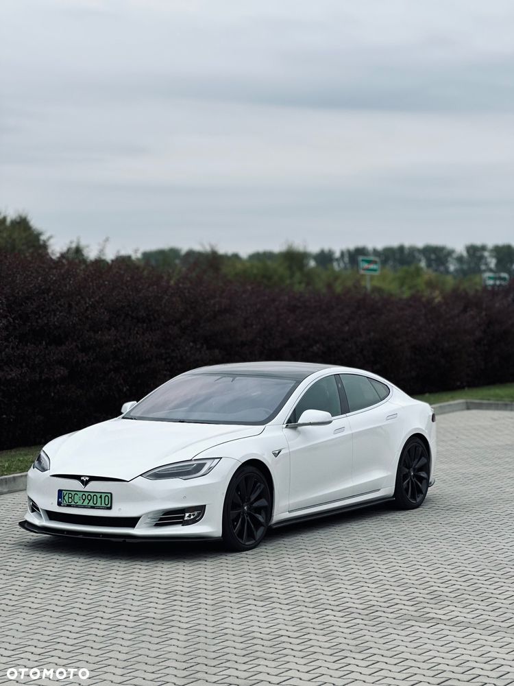 Tesla Model S - 11