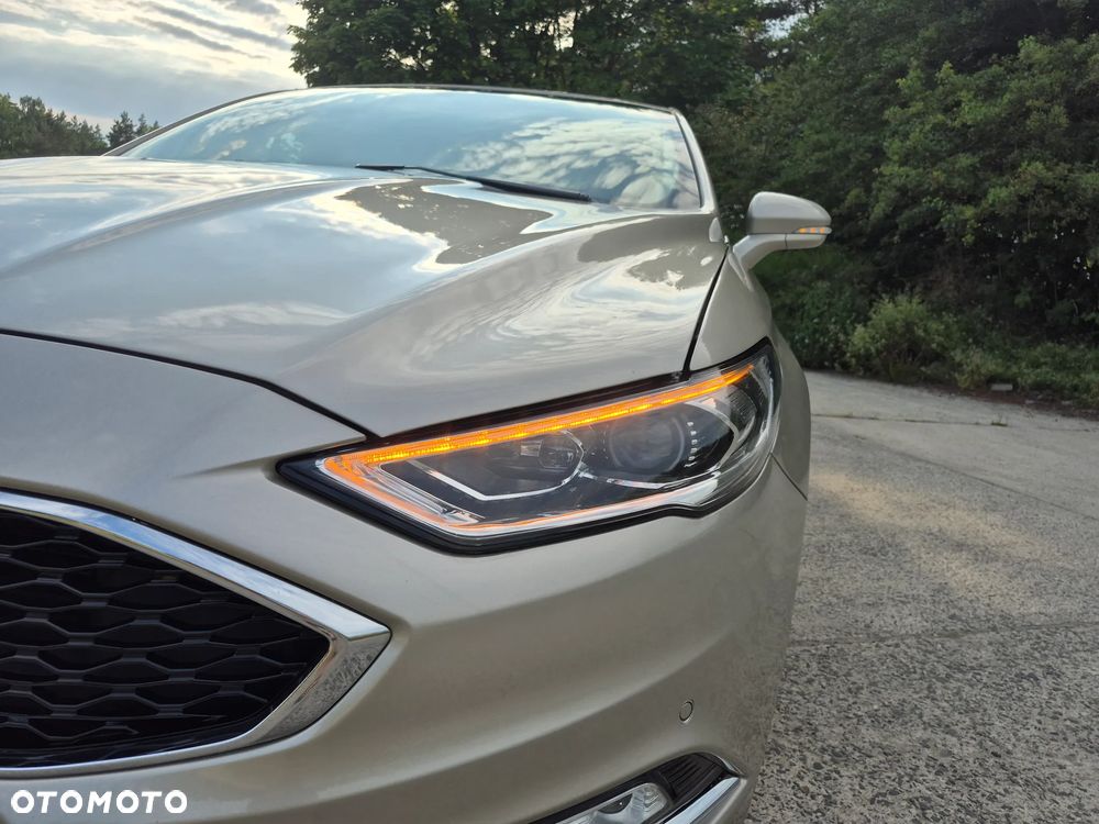 Ford Fusion - 24