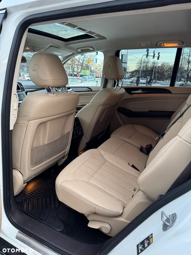 Mercedes-Benz GLS - 11