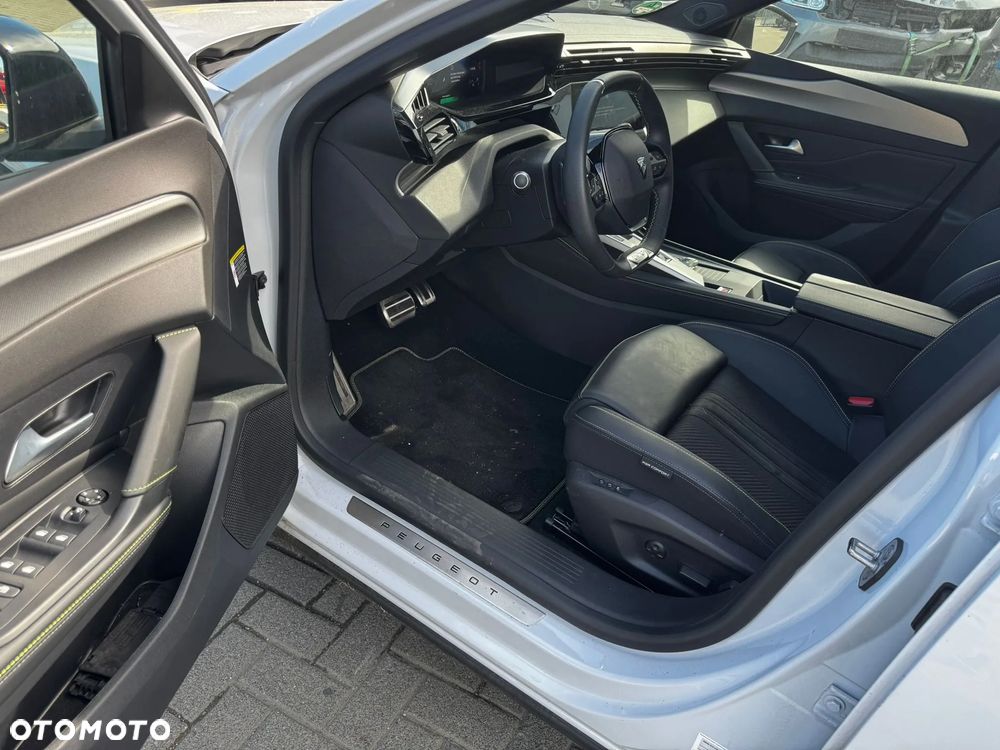 Peugeot 408 225 e-EAT8 GT - 9