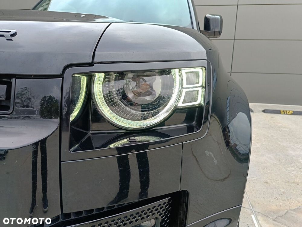Land Rover Defender - 17