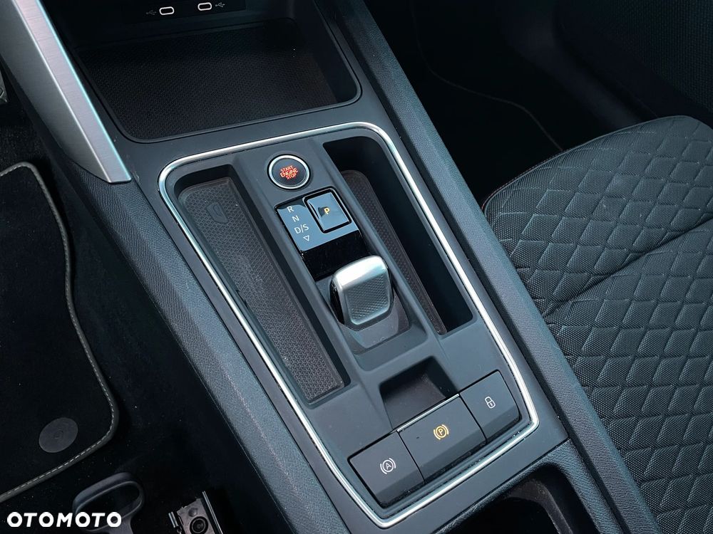 Seat Leon Sportstourer 2.0 TDI FR DSG - 32