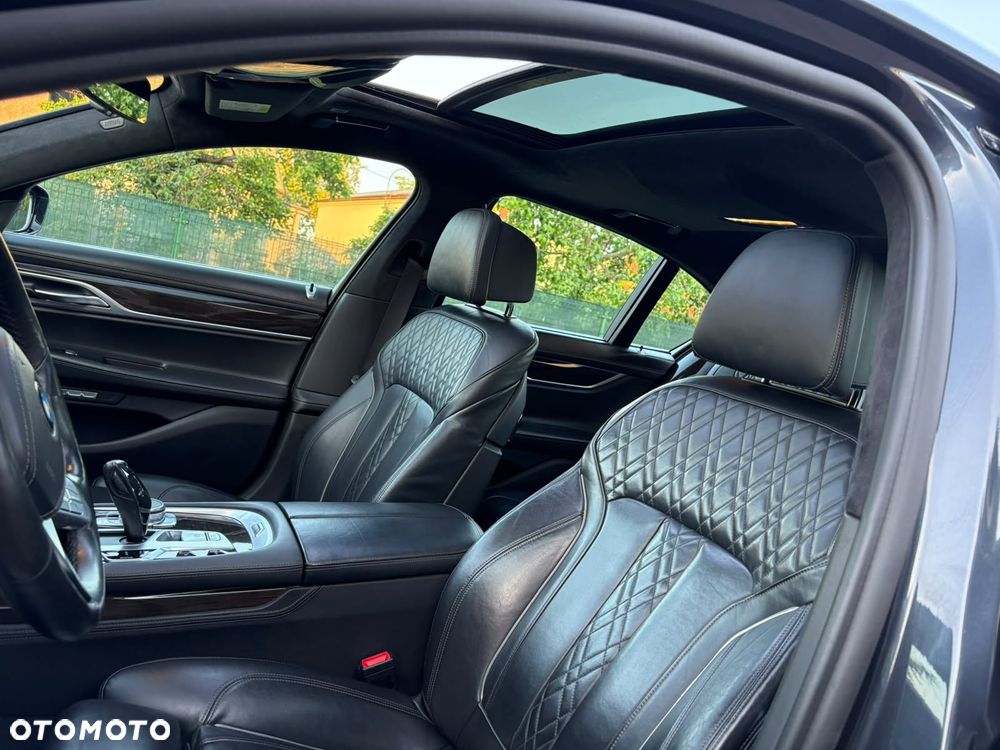 BMW Seria 7 740e iPerformance - 9