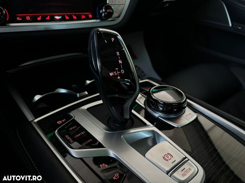 BMW Seria 7 730d xDrive - 34