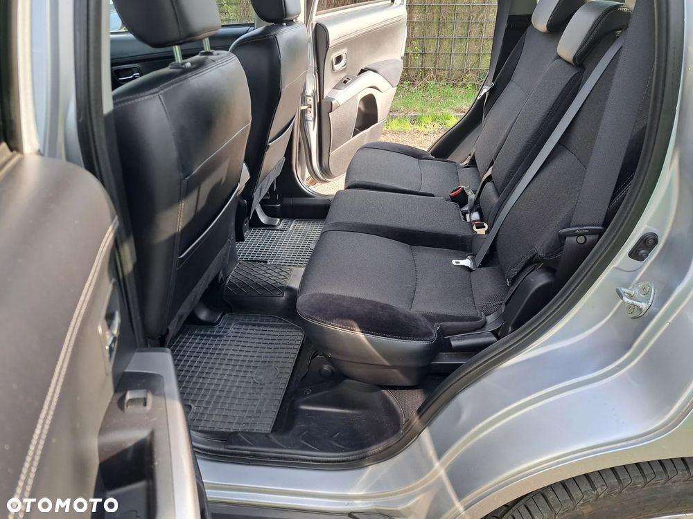 Mitsubishi Outlander 2.0 DID Intense + - 16