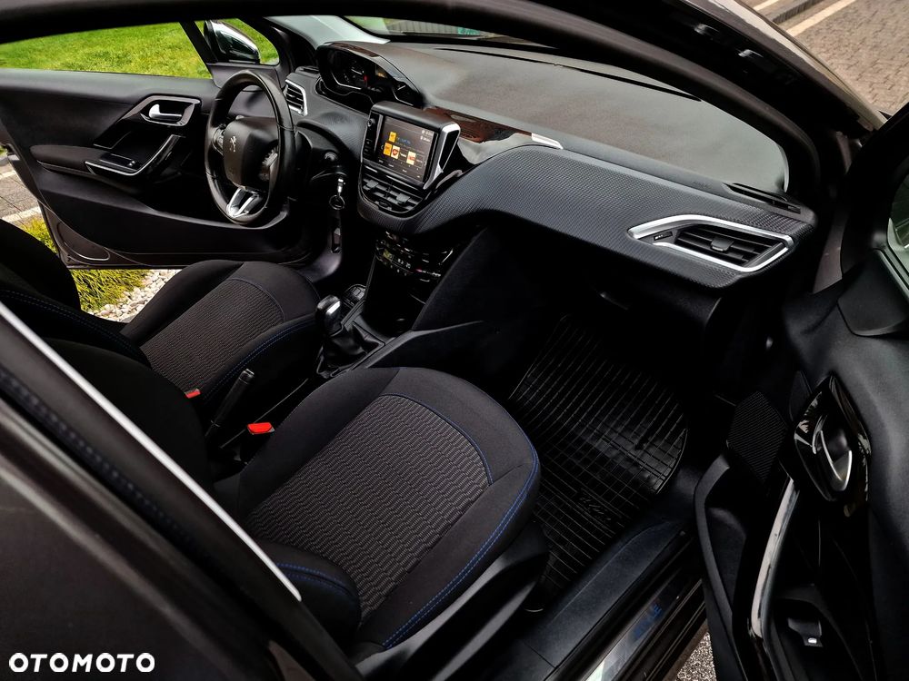Peugeot 208 2018 photo 5