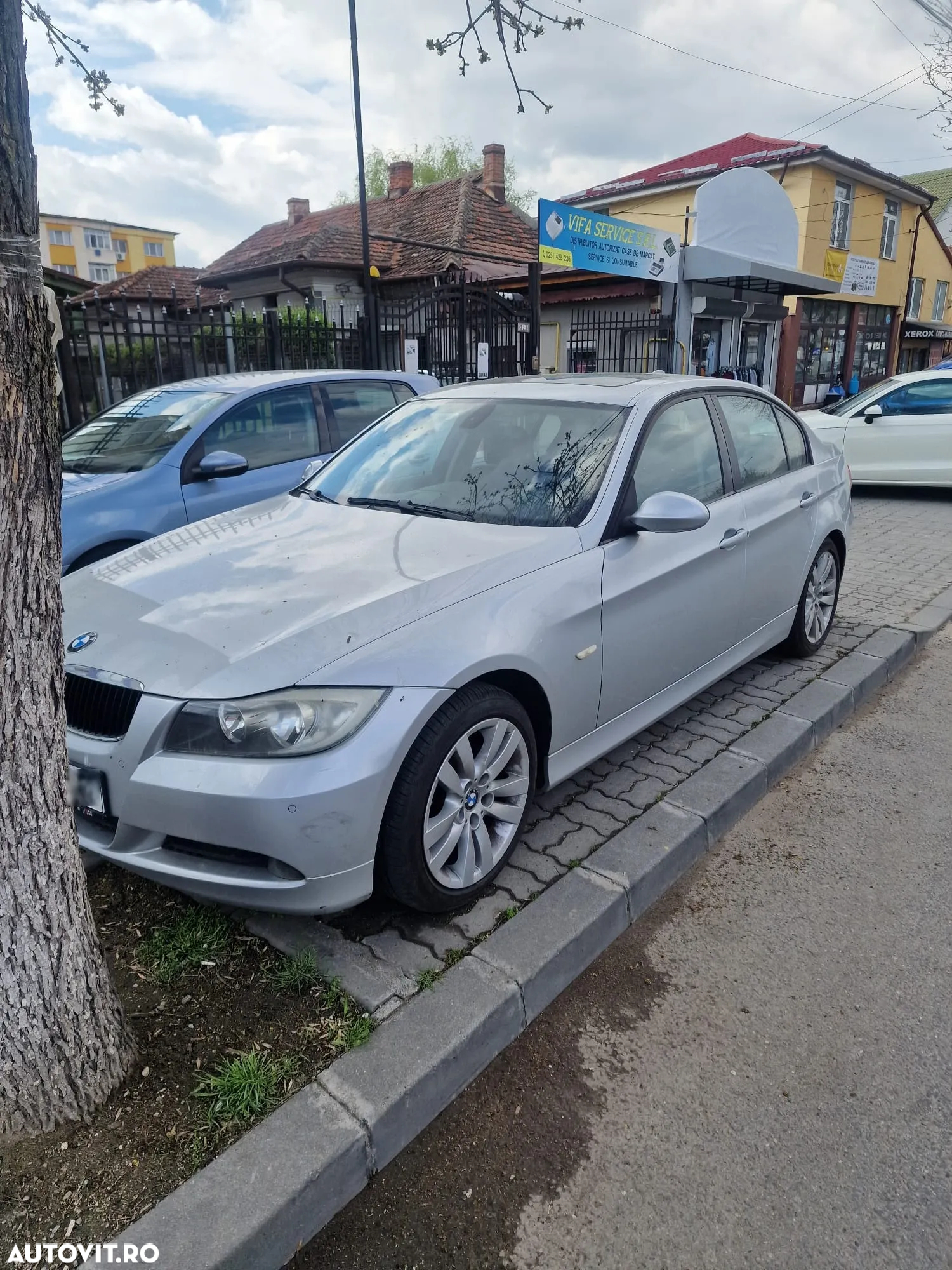 BMW Seria 3 320i - 7