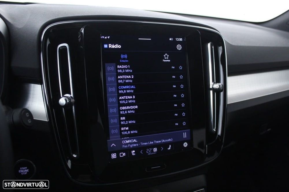 Volvo XC 40 2.0 B3 Plus Dark - 28
