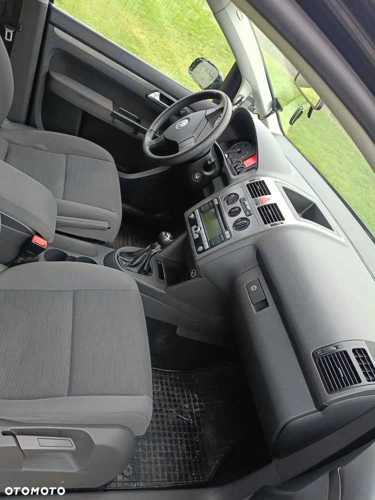 Volkswagen Touran 1.9 TDI DPF Blue Motion Conceptline - 9