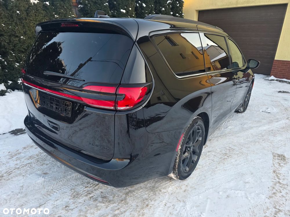 Chrysler Pacifica - 5