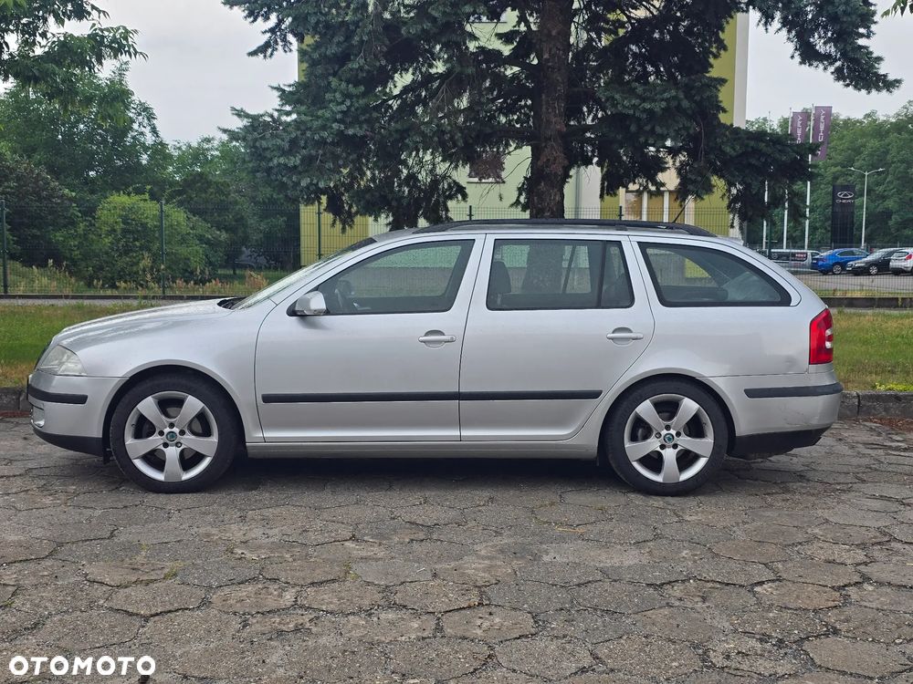 Skoda Octavia 2.0 FSI Elegance Tiptr - 6