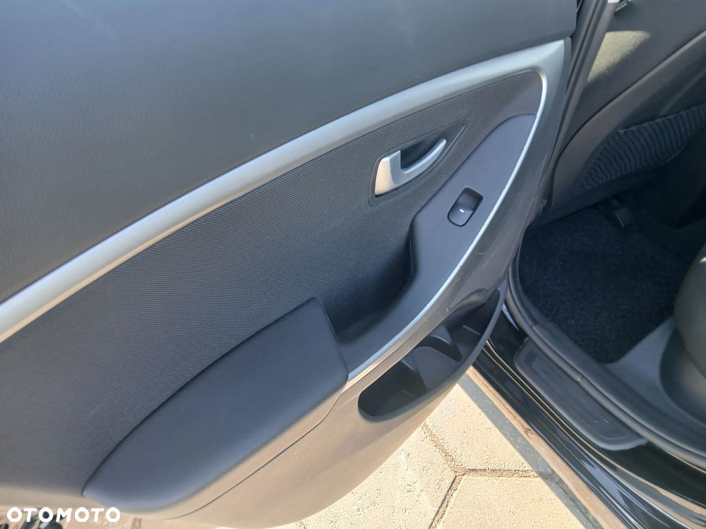 Hyundai i30 1.6 GDI Premium - 21