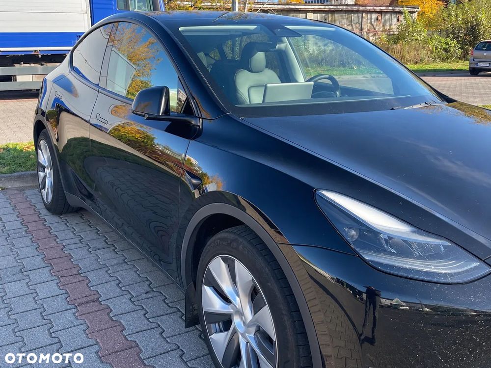 Tesla Model Y 2023 photo 4