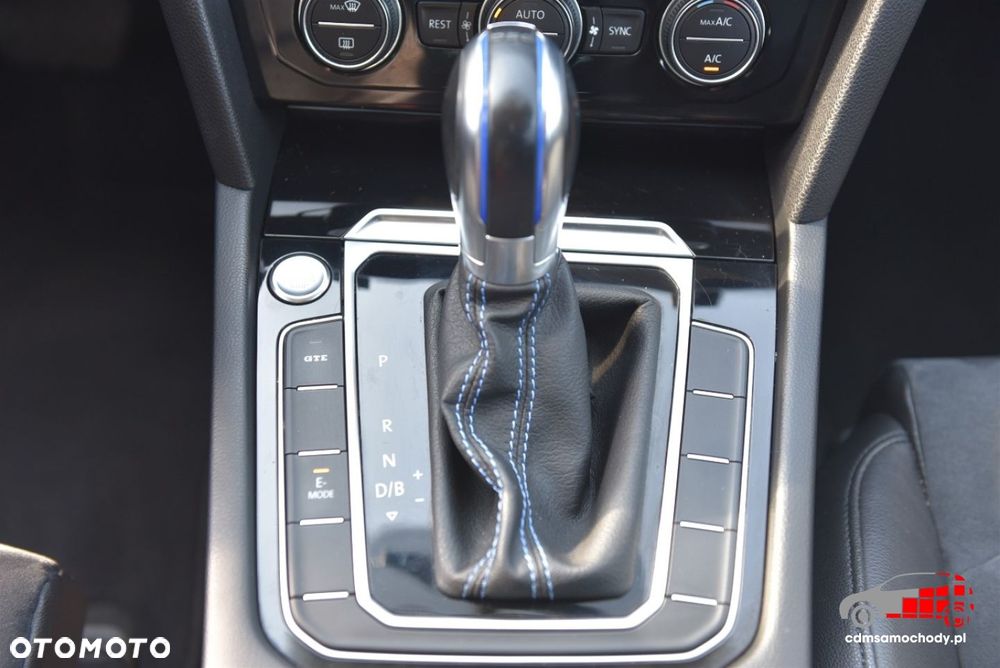 Volkswagen Passat - 28