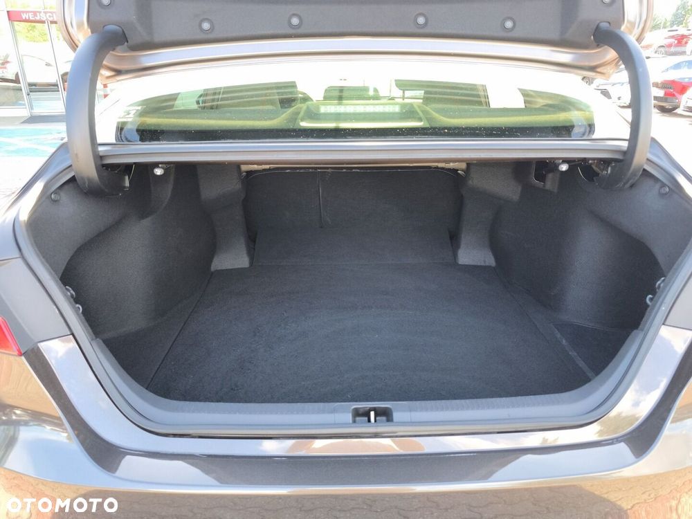 Toyota Camry 2.5 Hybrid Comfort CVT - 13