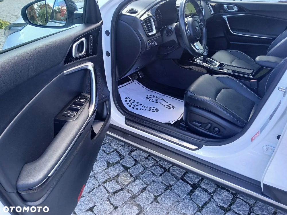 Kia XCeed - 25