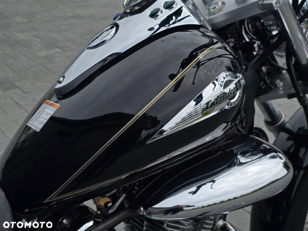 Suzuki Intruder - 17