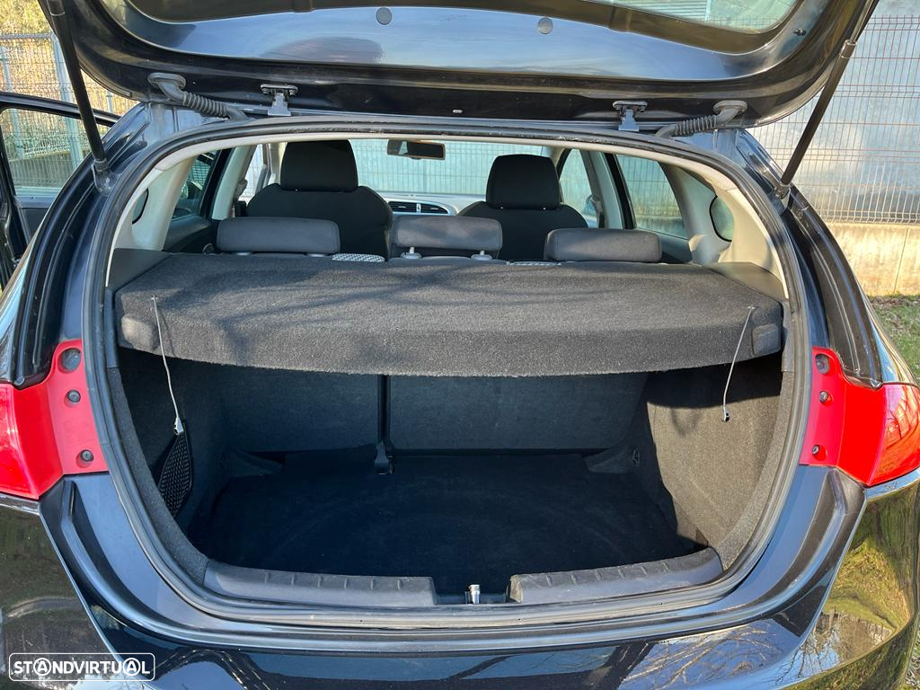 SEAT Leon 1.9 TDI Ecomotive Reference - 12