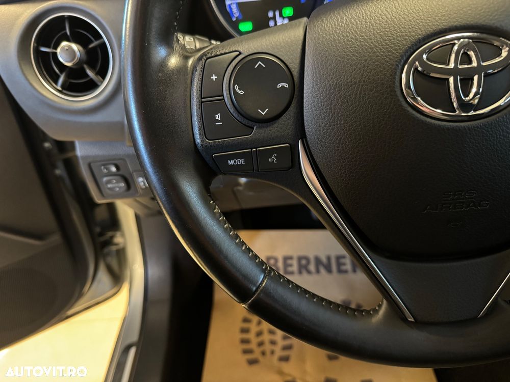 Toyota Auris 1.8 VVT-i Hybrid Automatik Touring Sports Team Deutschland - 10